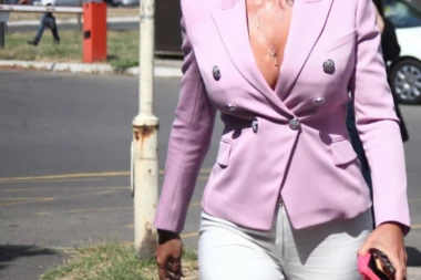 (FOTO) Ima rešenje za zimu: Jelena Karleuša iznenadila sve stajlingom za hladne dane!