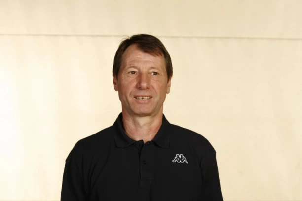 OVO SU PRVE INFORMACIJE! Operisan Zoran Slavnić!