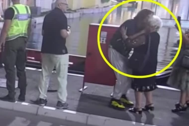 (VIDEO) Nikada je nismo videli u javnosti! Sinoć je u Zadrugu ušla majka Željka Mitrovića!