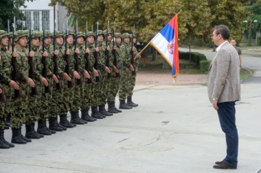 Vučić danas na vojnoj vežbi "Begej 2019"