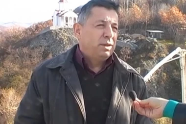 Poslanik SNS opisao kako ga je pretukao nasilnik u dvorištu