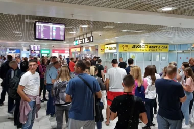 KASNE LETOVI NA BEOGRADSKOM AERODROMU! Oglasila se "Er Srbija" i saopštila razlog: "Činimo sve da zbrinemo putnike"!