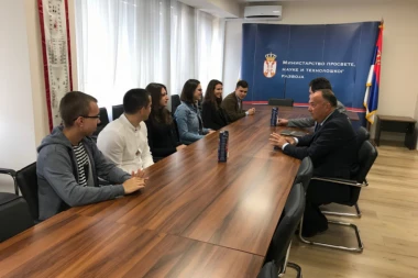 Zveckaju medalje: Mladen Šarčević primio mlade hemičare!