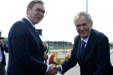 PRIJATELJSKI POTEZ PREDSEDNIKA VUČIĆA! Zemanu uputio pismo sa željama za oporavak: Izaći ćete kao pobednik iz ovog izazova!