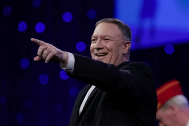 Pompeo najavio nove korake protiv kineskih kompanija: Predsednik je rekao "dosta" i mi ćemo to srediti!