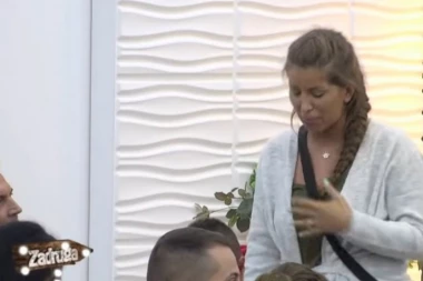 Trougao u Zadruzi: Dejan zanemeo, otkriveno da je sa Dalilom u rijalitiju i bivši dečko!