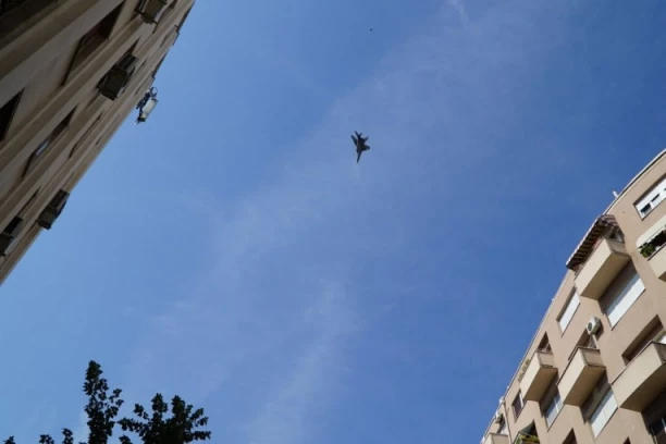 VOJNI AVIONI NADLEĆU BEOGRAD! Oglasilo se Ministarstvo odbrane: U toku su pripreme