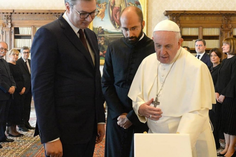 Vučić: Voleo bih da papa poseti Srbiju ali je to pitanje za SPC