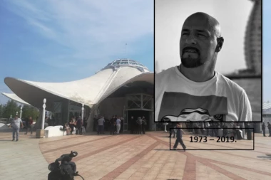 Tužne scene na groblju: Počela Gruova sahrana, a drugari njegovih sinova doneli vence!