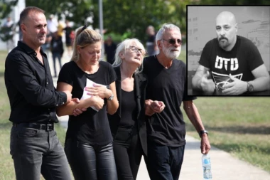 Putuj druže preko reke: Gru sahranjen uz "Tiho noći", trubače i potresan Nigorov govor!