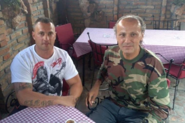 (VIDEO) Ne žali para! Isplivao snimak na kom Čabarkapa kiti Eru Ojdanića sa 5.000 €: Zahtevao da mu otpeva pesmu o NESREĆNOJ LJUBAVI!