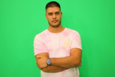 Dejan Dragojević u pratnji obezbeđenja napustio Zadrugu!