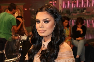 (FOTO) DEČKO  NAŠE POZNATE PEVAČICE U AFERI SA MINOM VRBAŠKI: Odjeknulo kao bomba, OTKRIVENI SVI DETALJI!