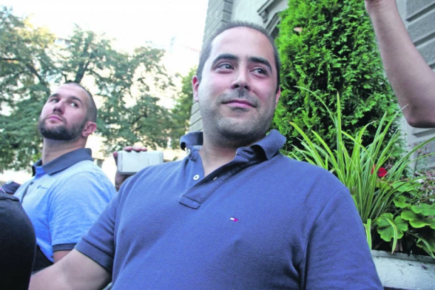 MIŠA VACIĆ IMAO UDES PA SE POTUKAO! Saobraćajka u centru grada, policija intervenisala!