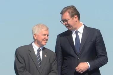 Vučić u klinču sa Skotom: Evo zašto!