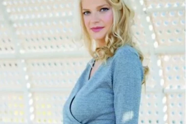 Opljačkana lepa Šaša, lopovi joj ukrali torbu ispred vrtića: Zvezda "Vojne akademije" na meti razbojnika