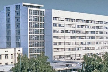 Uhapšeni rukovodioci u KC Kragujevac i posrednici u prodaji medicinskih sredstava i opreme: Njih 13 se obogatilo za 26 miliona dinara!