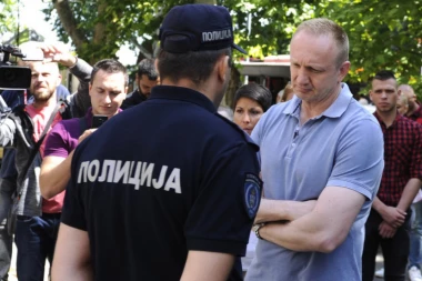 PLJUŠTE KRIVIČNE! 150.000 dinara kazna za sve aktere "protesta" isped Skupštine