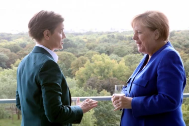 Brnabićeva i Merkelova nakon sastanka: Pričale smo o putu Srbije u EU, ali i o Kosovu!