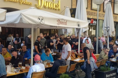 (FOTO/VIDEO) DELIJE OKUPIRALE MINHEN: Centar grada se trese od pesme navijača Zvezde!
