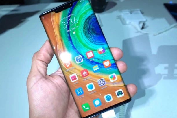 Vlasnici Huawei telefona sada strepe: Zbog isteka privremene licence moguće je da Google ukine podršku i starijim modelima smartfona