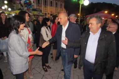 (FOTO) Ministar Lončar otvorio 56. Župsku berbu u Aleksandrovcu