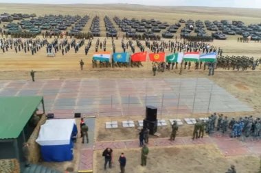 Sila pritisla Zemlju: Zajedničke vojne vežbe Rusije, Indije, Kine na kojima učestvuje 128.000 vojnika