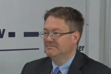 Britanski ambasador u Prištini: Nismo za podelu, ali nema crvenih linija