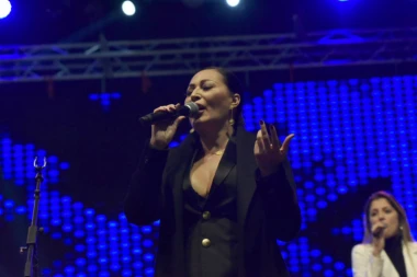 (FOTO) ON JE ZASLUŽAN ZA CECIN HIT KOJI JU JE PROSLAVIO! Ovako izgleda muzičar koga je ARKAN obasipao BOGATSTVOM!