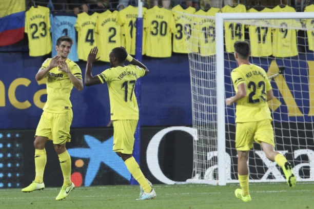 Trijumf Viljareala, Sevilji samo bod!