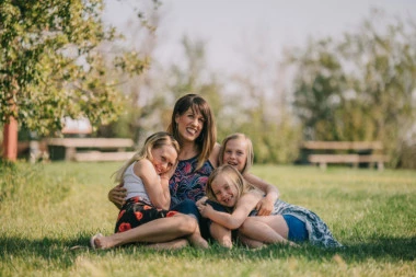 MALE TAJNE VELIKIH RODITELJA: Kako da dete bude ljubazno