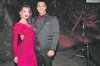 (FOTO) DANAS JE ZA NJIH VAŽAN DATUM: Stanija poludela od sreće, pa sve objavila: Marko joj poslao NEVIĐENI POKLON na kućnu adresu!