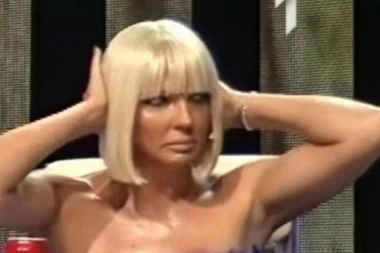 I to na snimanju šoua Zvezde Granda: Karleuša uhvaćena u akciji sa KOLEGOM!