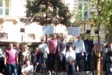 (FOTO) "VESIĆU, TI SI SLEDEĆI"! Đilasov saborac došao da preti zameniku gradonačelnika