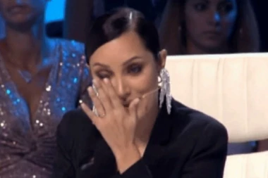 (VIDEO) ALEKSANDRA PRIJOVIĆ U "MORU TUGE"! Pevačica napustila Srbiju sa sinom, pa otkrila kako se oseća!