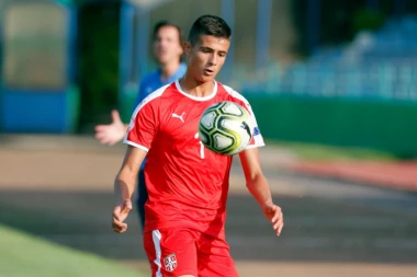 Mladi fudbaler Partizana posetio hrabrog Isaiju u bolnici!