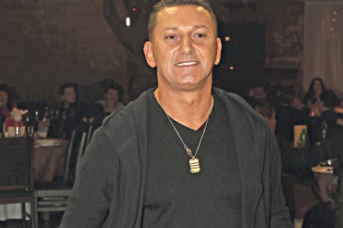 MORAM DEBELO DA PLATIM DA BIH GOSTOVAO NA RTS-u: Šako Polumenta OPELO po javnom servisu!