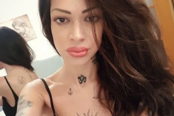 SPAVALA SAM NA ULICI, BILA SAM POLUMRTVA: Pevačica proživela pakao, sa samo 15 godina odala se POROCIMA!