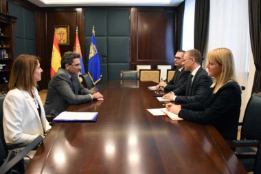 Molina i Stefanović zajedno protiv terorista: Kakvo Kosovo, kakav Interpol?!