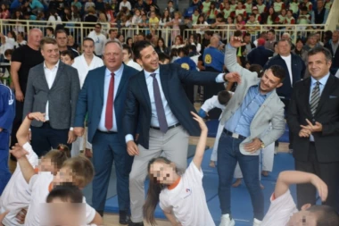 Udovičić i Štefanek otvorili "Mali sajam sporta" u Leskovcu!