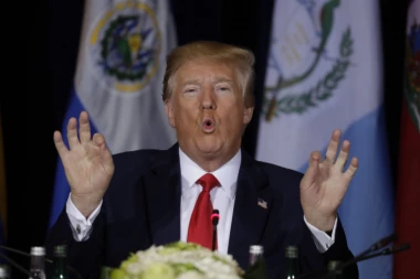 TRAMP OKRENUO DRUGI LIST! Promenio odnos prema zaštitnim maskama