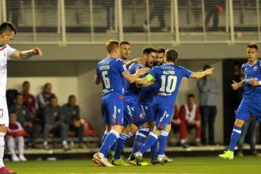 Zvezda prebolela derbi: Crveno-beli rutinski savladali Voždovac za vrh tabele!