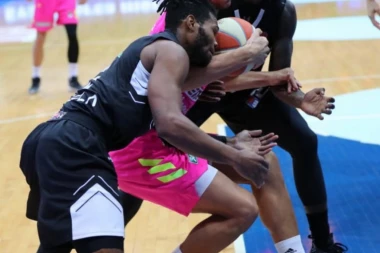 Crno-beli krenuli silovito: Pejdž vodio Partizan do ubedljive pobede nad Megom!