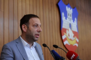 Stojčić: Laž je jedina politika Ðilasa i Bastaća!