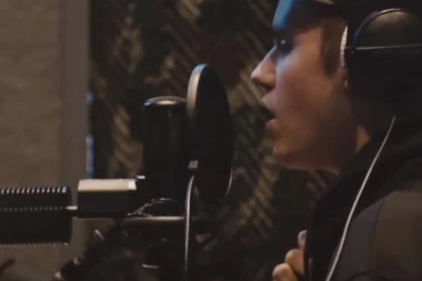 Dva miliona na ovo? Pa, on nije normalan: Pevač se razbacuje novcem na gluposti, dok narod gladuje!