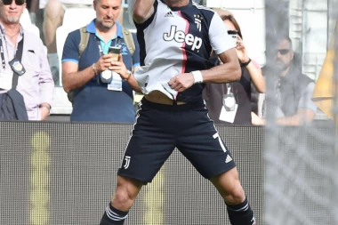 Ronaldo sa bele tačke pomera granice - Juve ubedljiv protiv oslabljene Fiorentine!