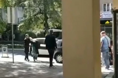 (VIDEO) Predložen pritvor za dvojicu osumnjičenih za napad na portal Radio Sarajevo!