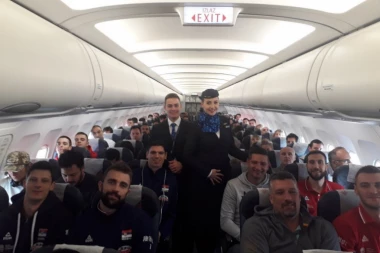 EKSKLUZIVNO: Šampioni Evrope poleteli za Beograd avionom Air Srbije!