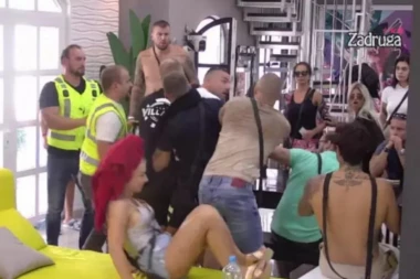 TRENUTAK KADA JE VLADA NASRNUO NA MIĆU: Pogodio ga - DESETORICA ga drže! Zato je u zatvoru... (VIDEO)