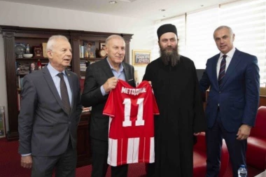 Iguman manastira Hilandar posetio Crvenu zvezdu pred Olimpijakos